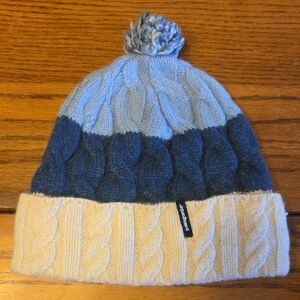 Patagonia Women's Cable Knit Hat in Blue and Cream